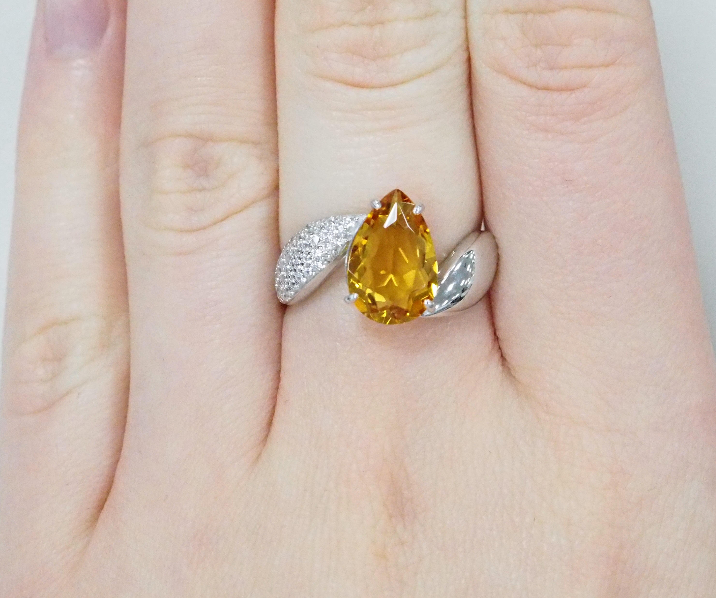 Серебряное кольцо с цитрином